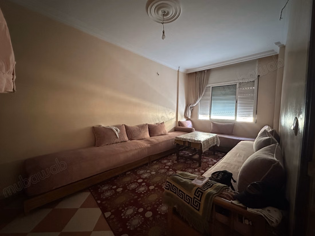 Casa muy bonita en venta en Berrechid. 5 habitaciones. Sistema de satélite y salón marroquí