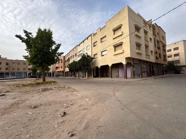 Casa muy bonita en venta en Berrechid. 5 habitaciones. Sistema de satélite y salón marroquí