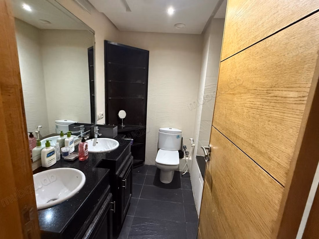 Appartement meublé à louer vue dégagée 160m2 à AIN DIAB