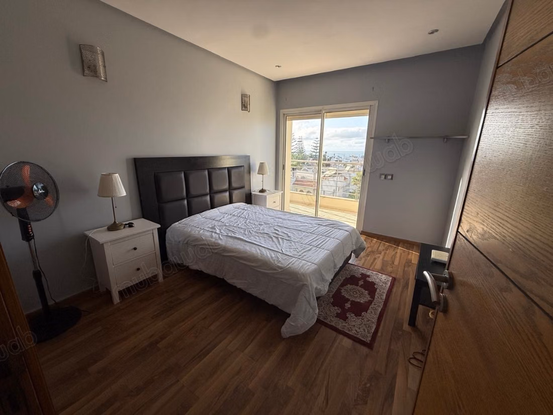 Appartement meublé à louer vue dégagée 160m2 à AIN DIAB