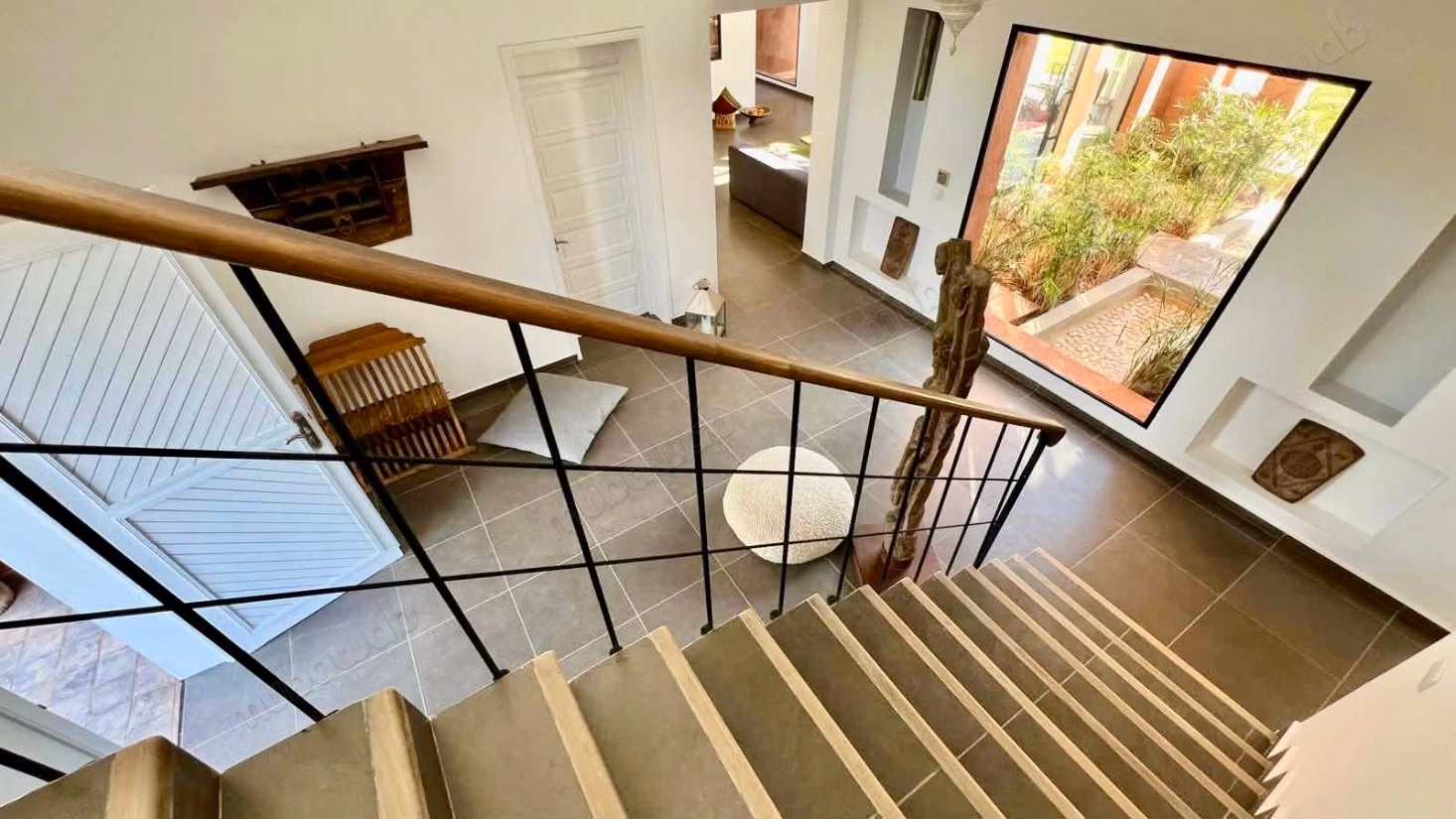Belle villa avec VNA à la vente à Route Amizmiz.
Surface de 10000 m²