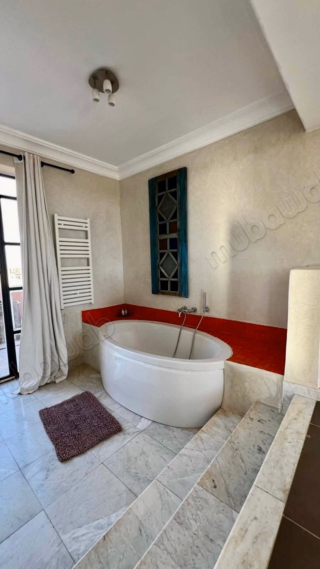 Belle villa avec VNA à la vente à Route Amizmiz.
Surface de 10000 m²