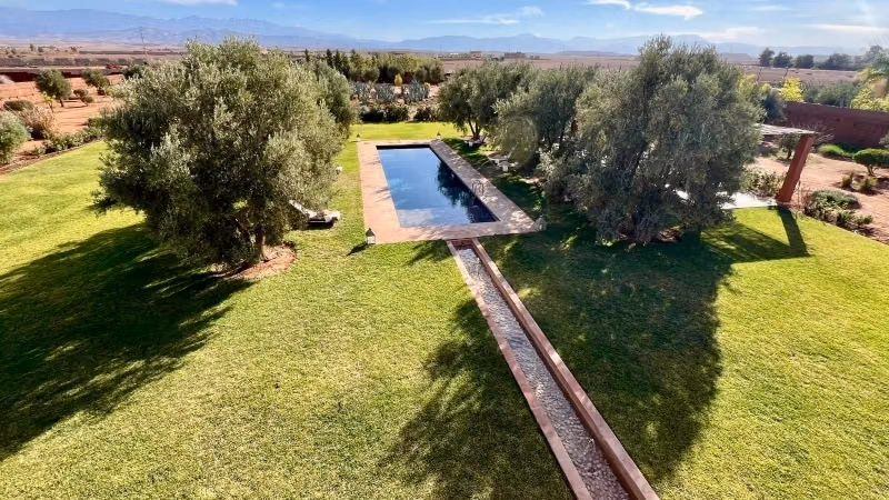 Belle villa avec VNA à la vente à Route Amizmiz.
Surface de 10000 m²