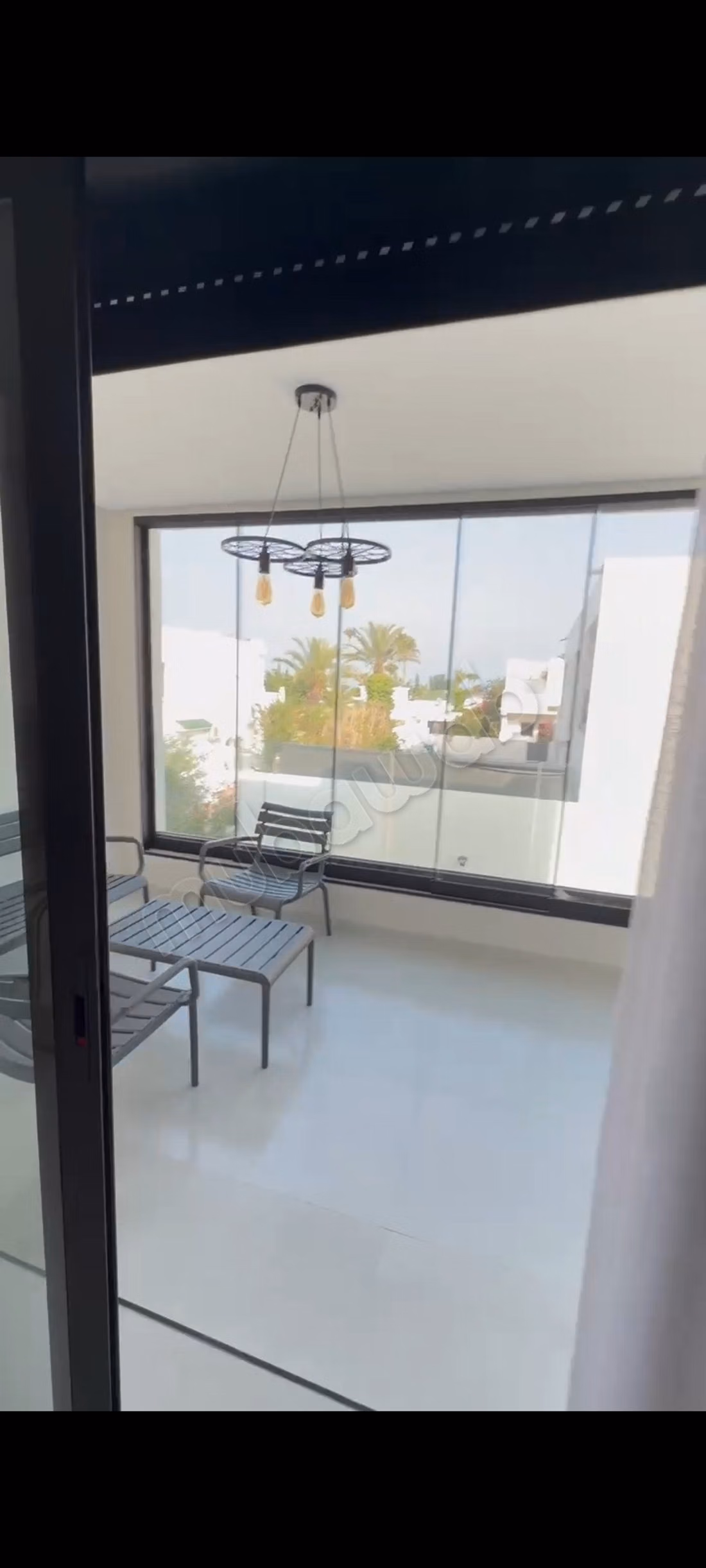 Luxury house for sale. Area of 300 m². Fully furnished