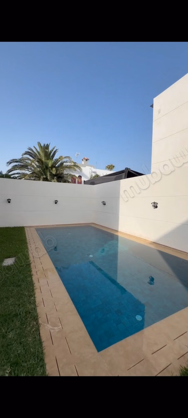 Luxury house for sale. Area of 300 m². Fully furnished