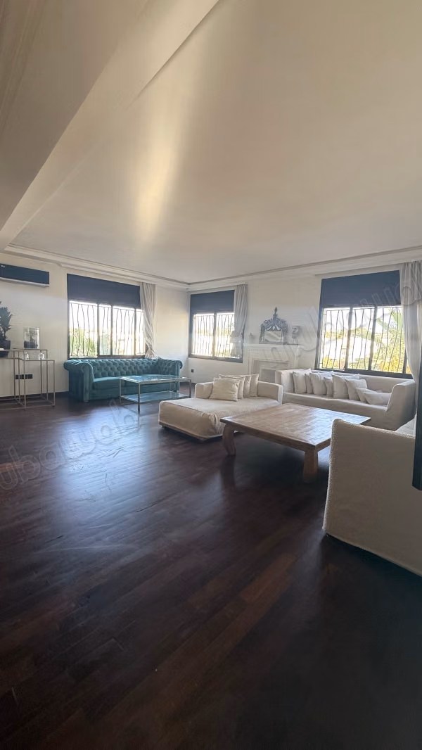 Apartamento amueblado de 140 m² en Hay RIAD RABAT
