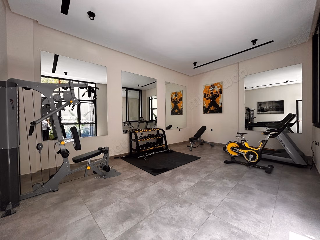 Studio Moderne à Louer à CFC