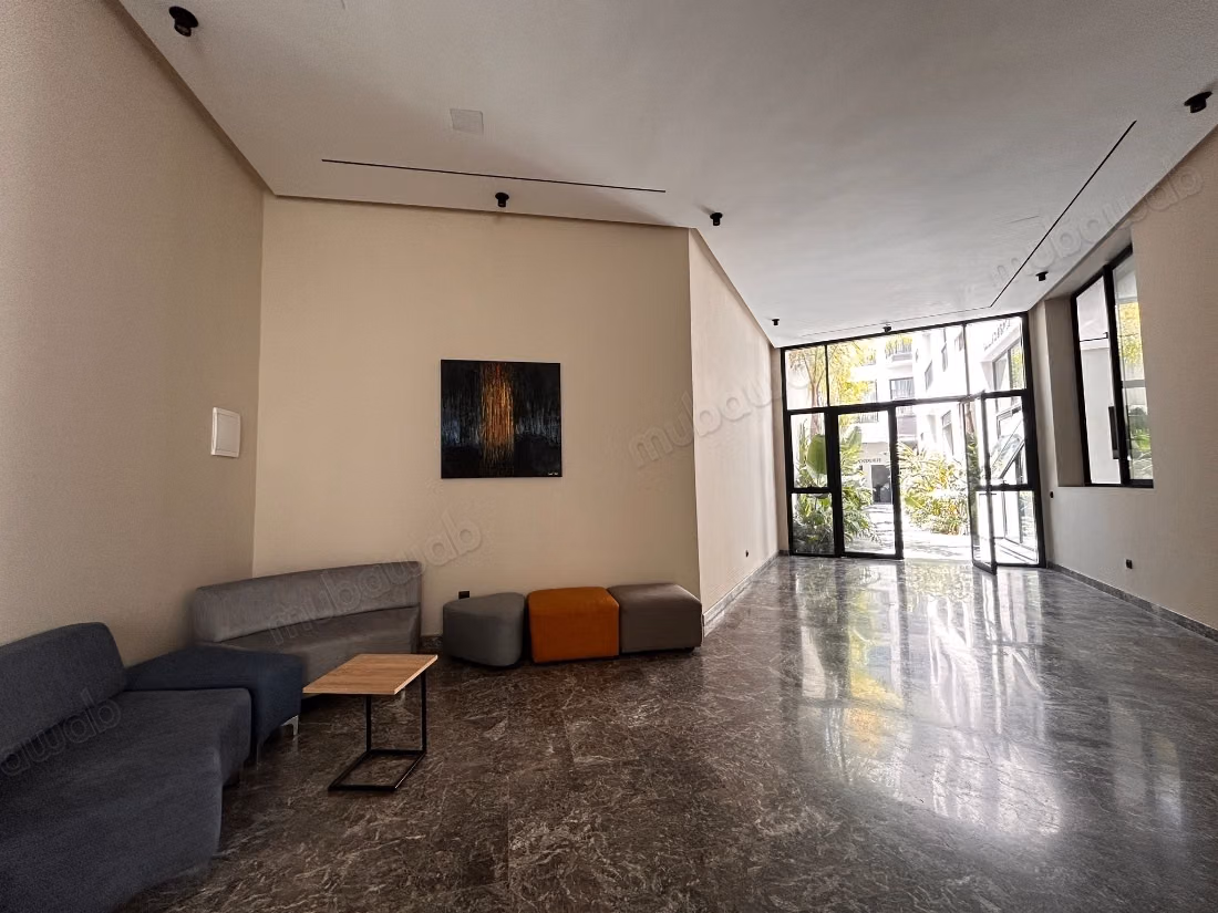 Studio Moderne à Louer à CFC