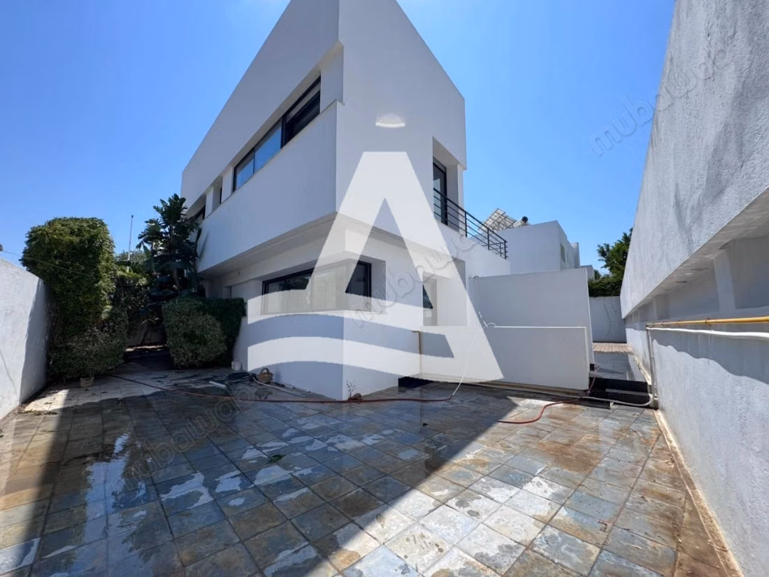 Villa moderne avec piscine à louer
