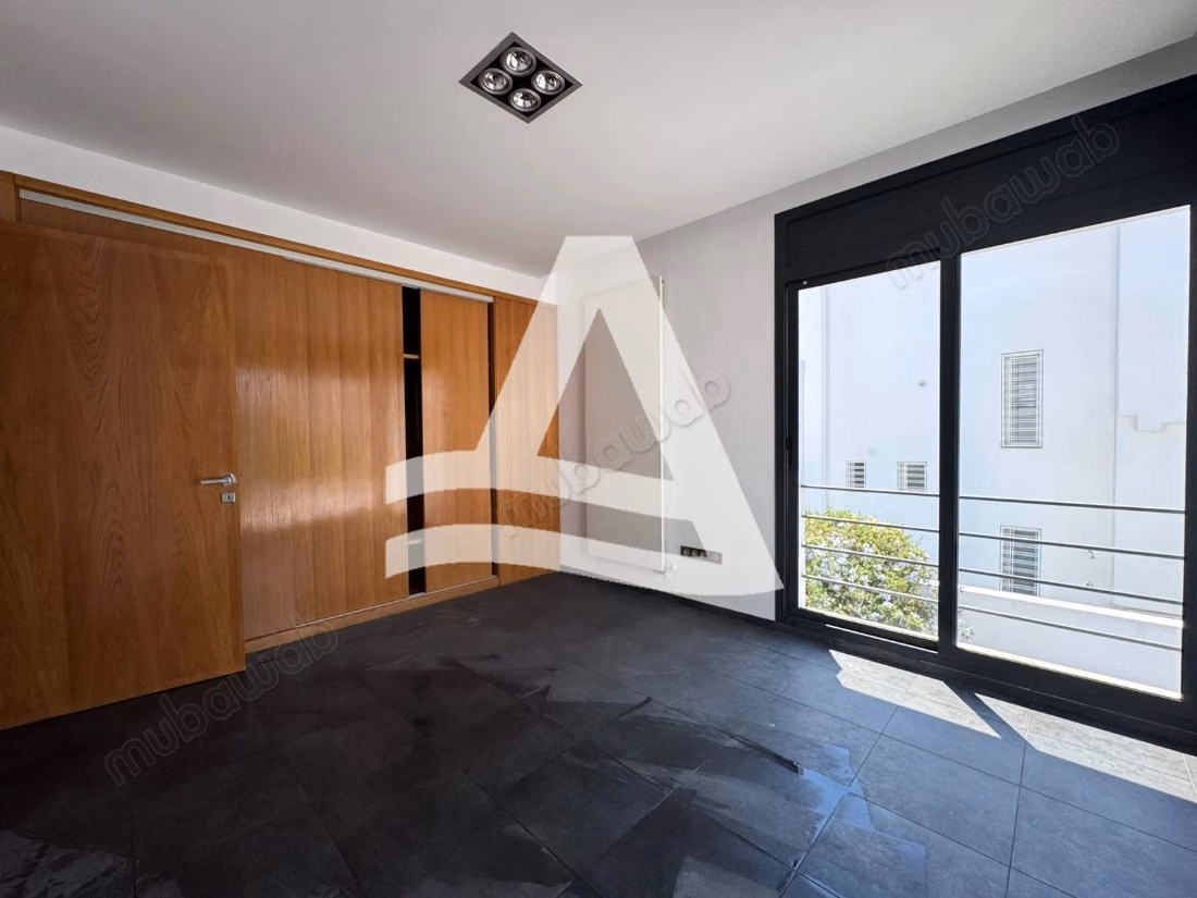 Villa moderne avec piscine à louer