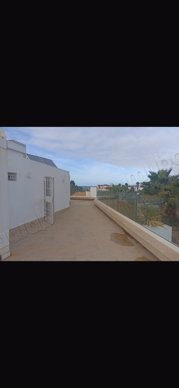 Villa lussuosa in affitto a Harhoura. 6 camere confortevoli. Ben arredato