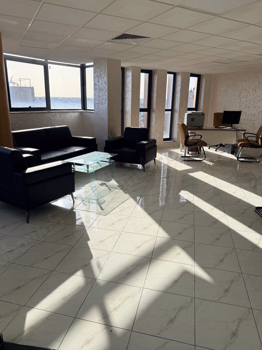 À louer – Deux bureaux mitoyens au centre de Kénitra