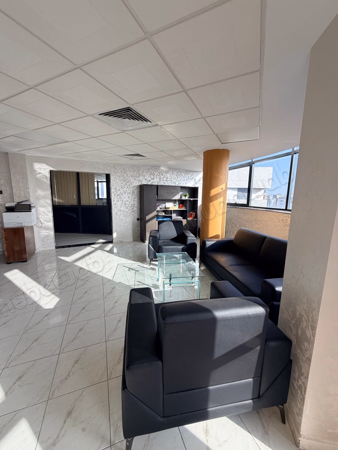 À louer – Deux bureaux mitoyens au centre de Kénitra