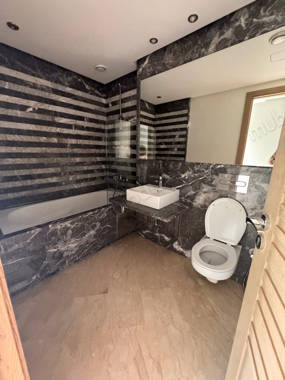Bel Appartement vide à louer 3 chambre à Ferme Bretonne