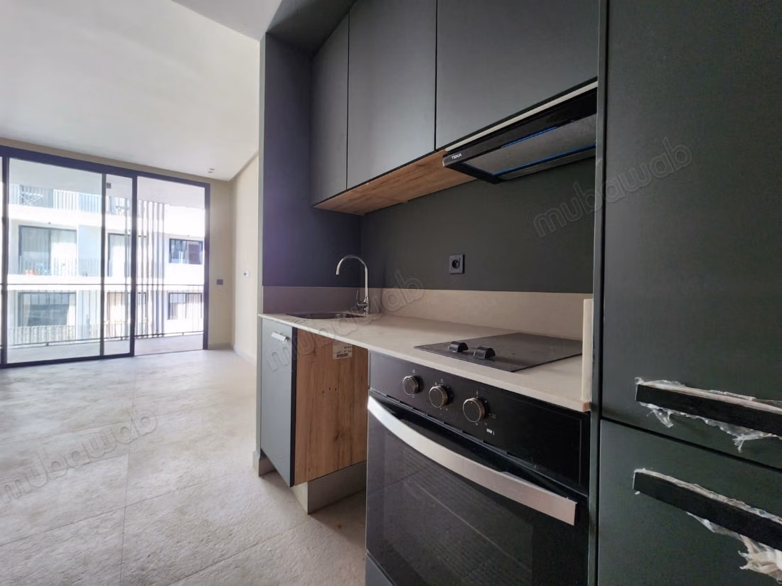 Lege studio's te huur in CFC