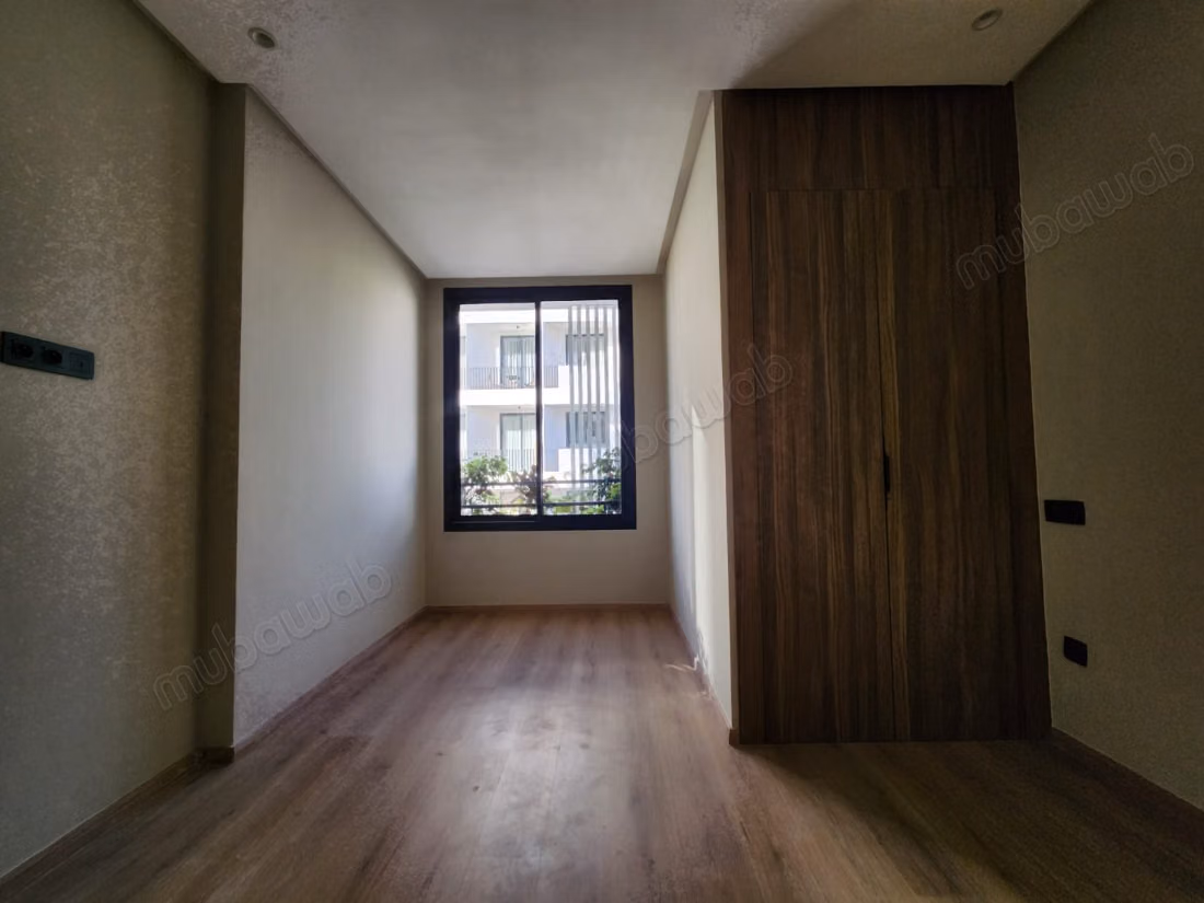 Lege studio's te huur in CFC
