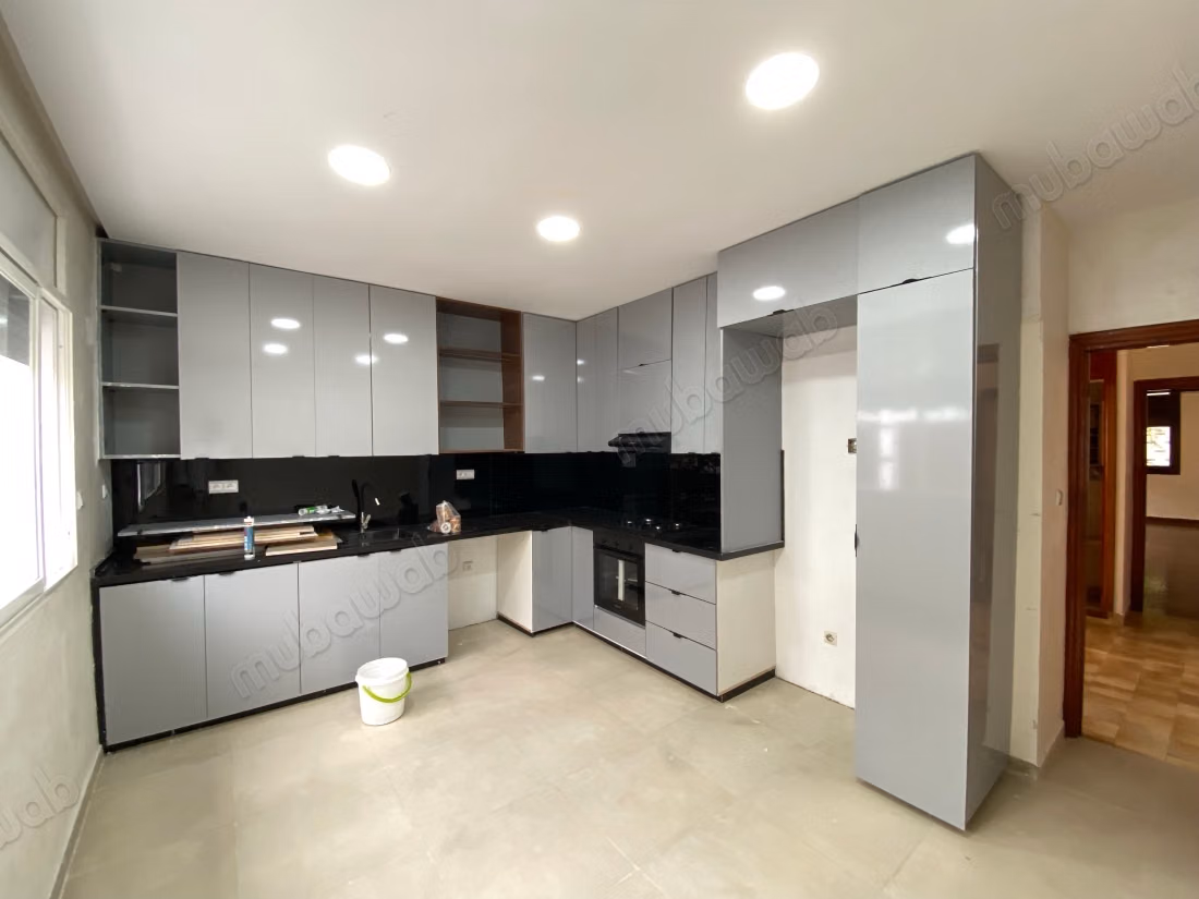Bell'appartamento in affitto nel Quartiere delle Ambasciate. Superficie 900 m². Bella terrazza e giardino