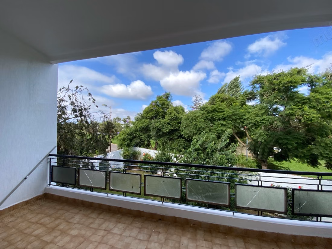 Bell'appartamento in affitto nel Quartiere delle Ambasciate. Superficie 900 m². Bella terrazza e giardino