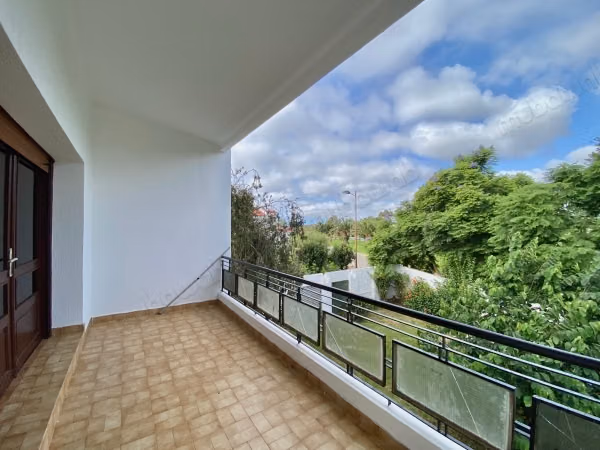 Bell'appartamento in affitto nel Quartiere delle Ambasciate. Superficie 900 m². Bella terrazza e giardino