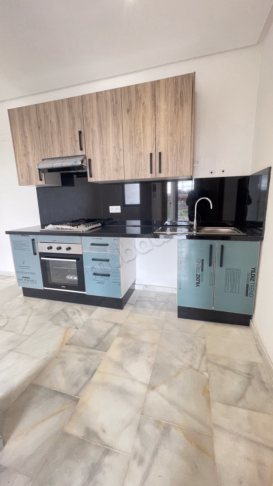 Studio en location à Sidi Maarouf. 1 belle chambre. Avec ascenseur et terrasse