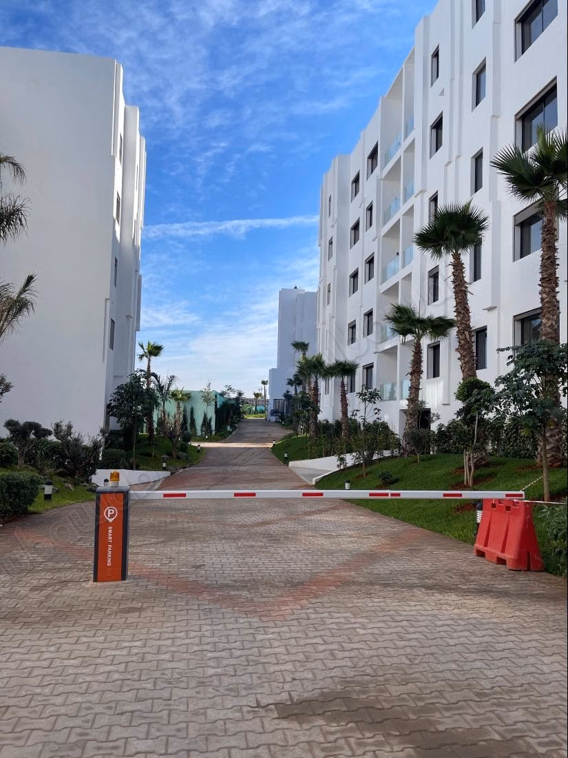 Studio en location à Sidi Maarouf. 1 belle chambre. Avec ascenseur et terrasse