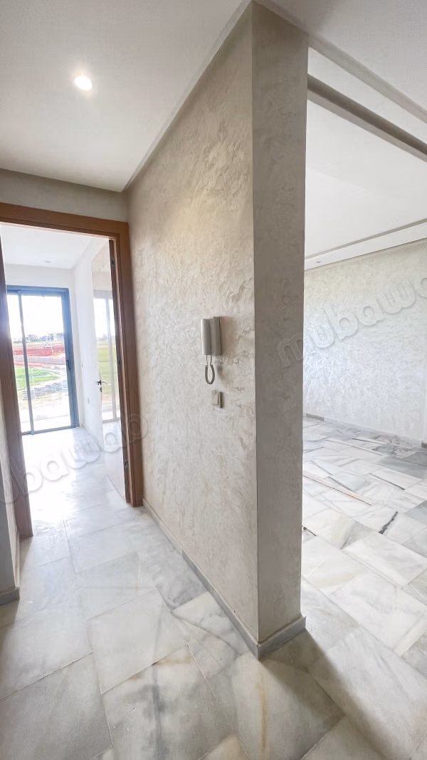 Studio en location à Sidi Maarouf. 1 belle chambre. Avec ascenseur et terrasse
