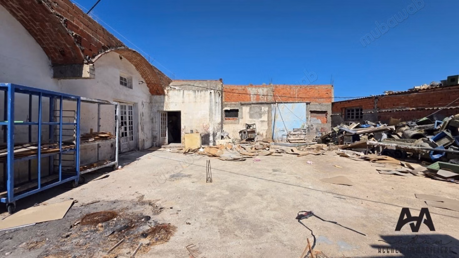In vendita – deposito e terreno di 10843m² – Tazarka
