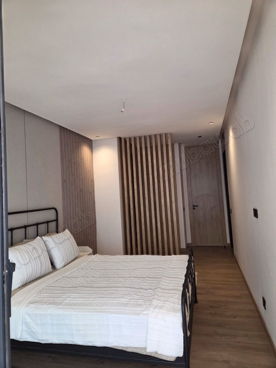 Très bel appartement en location à Souissi. 
2 chambres agréables. 
Salon typique marocain, résidence sécurisée