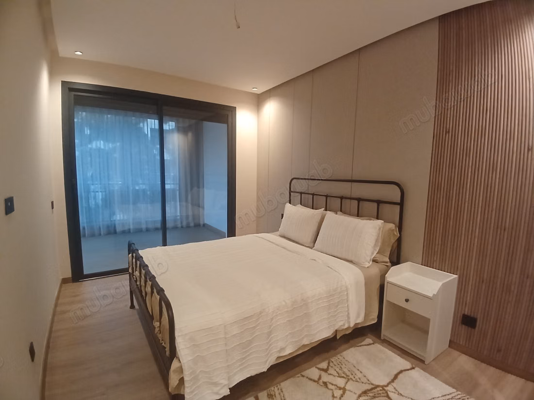 Bellissimo appartamento in affitto a Souissi. 2 camere da letto confortevoli. Salotto tipico marocchino, residenza sicura