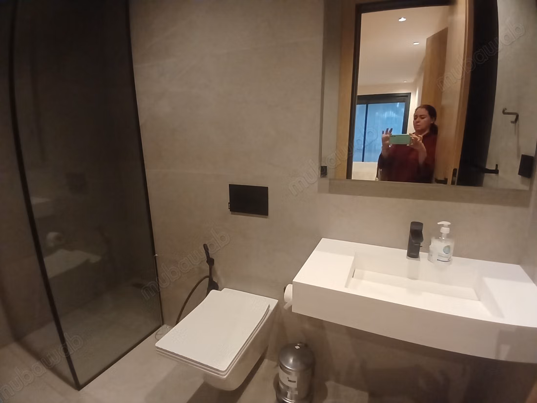 Bellissimo appartamento in affitto a Souissi. 2 camere da letto confortevoli. Salotto tipico marocchino, residenza sicura