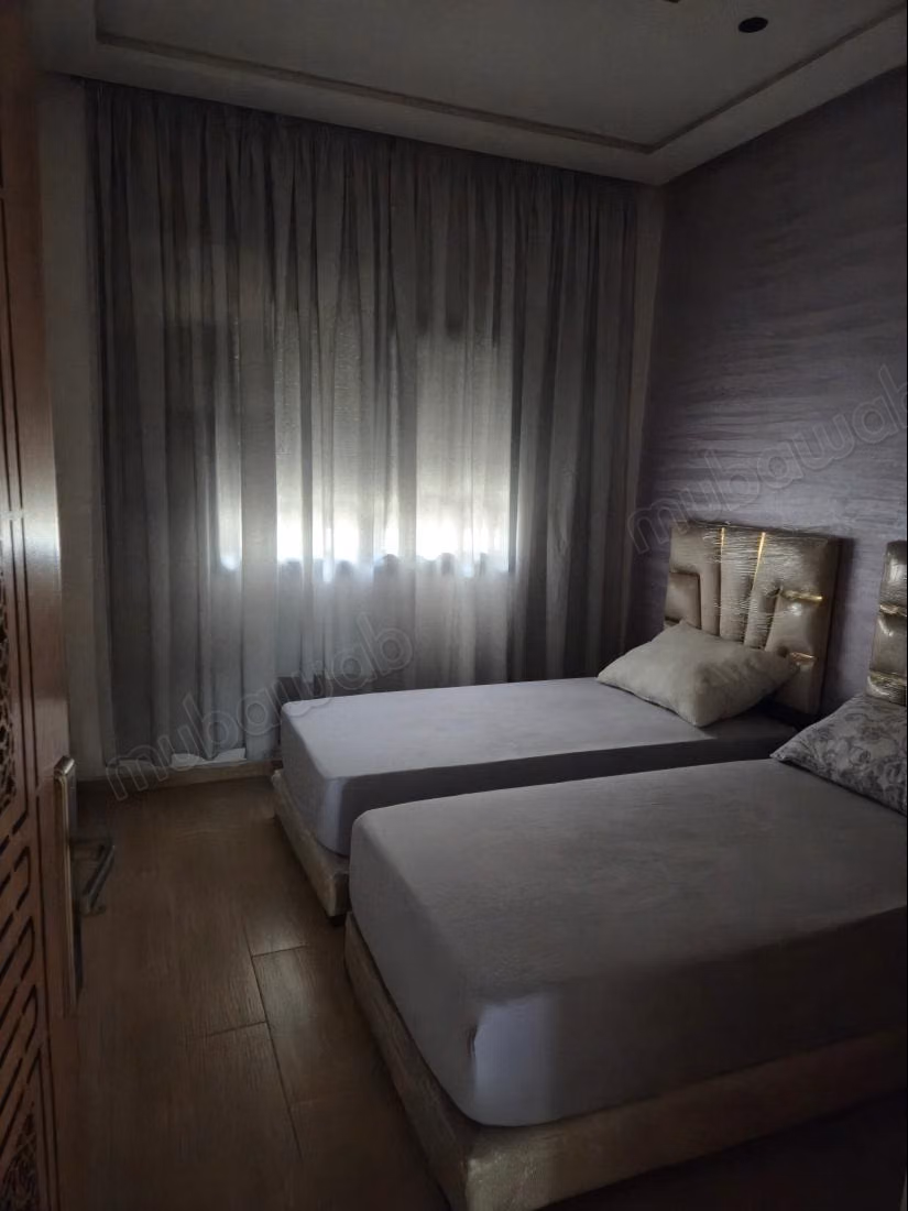 Bel appartement à vendre dans le quartier Lalla Sakina. 4 pièces confortables. Balcon lumineux — 5