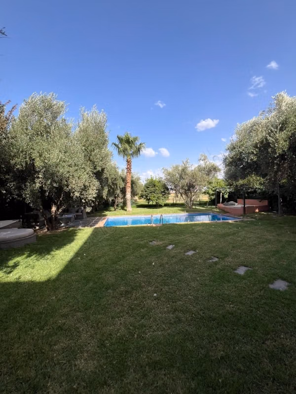 À louer meublée –villa route de lourika
