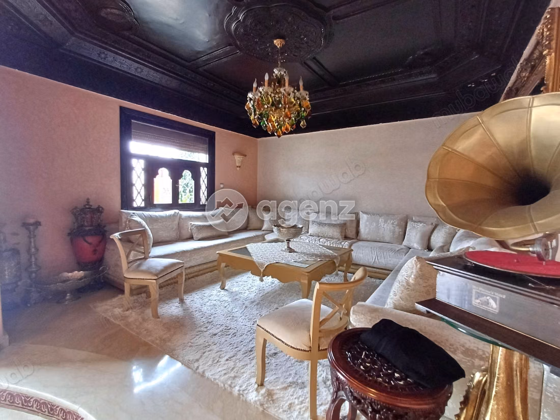 Villa à vendre 480 m², 6 chambres Cité Suisse Agadir
