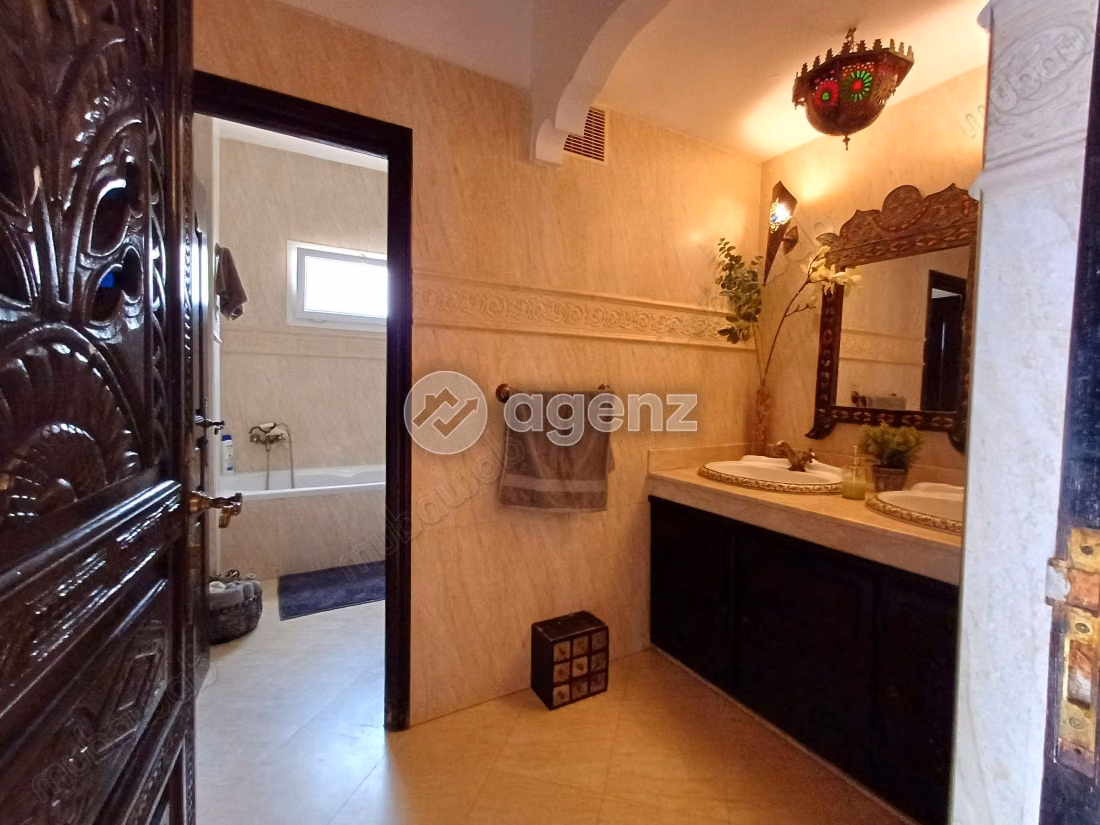 Villa à vendre 480 m², 6 chambres Cité Suisse Agadir