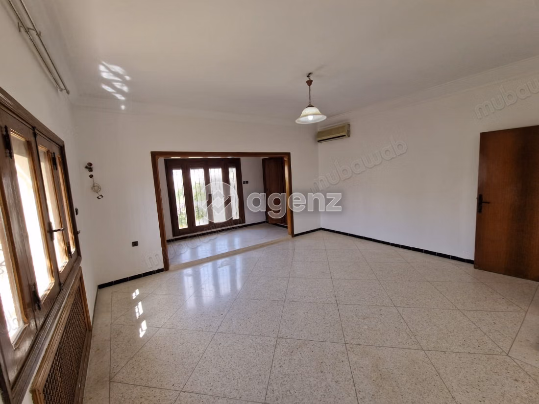 Villa in vendita 827 m², 4 camere Via Immouzer Fès