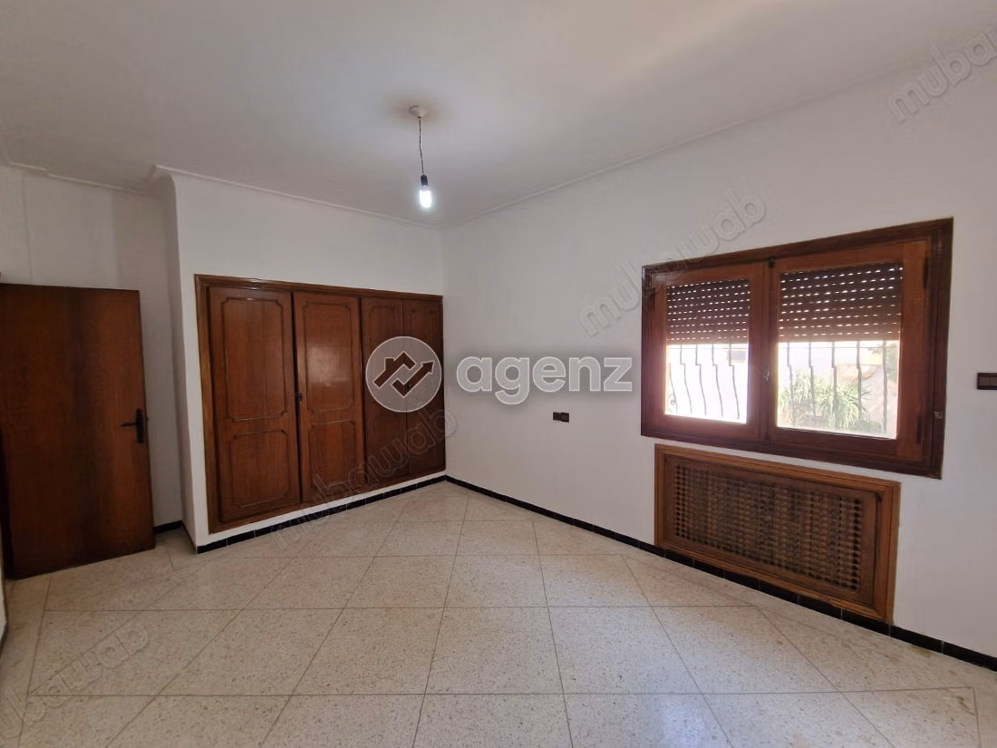 Villa in vendita 827 m², 4 camere Via Immouzer Fès