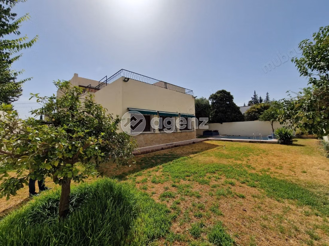 Villa in vendita 827 m², 4 camere Via Immouzer Fès