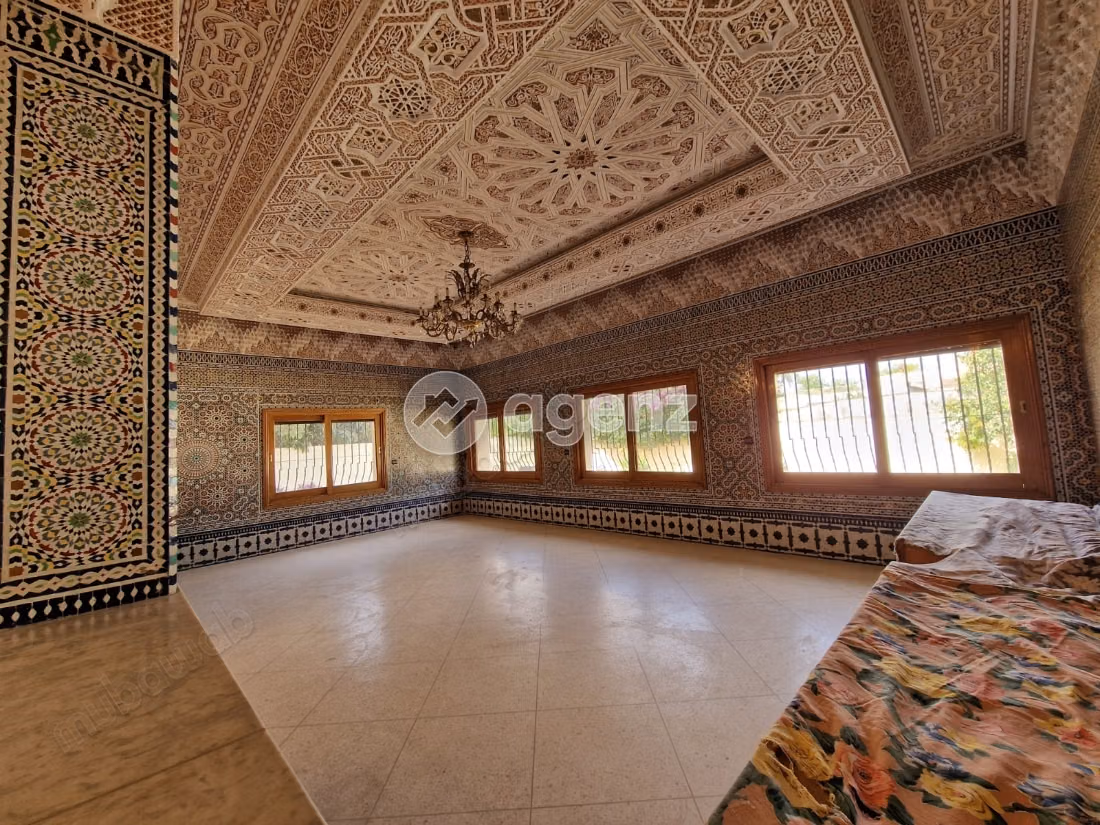 Villa in vendita 827 m², 4 camere Via Immouzer Fès