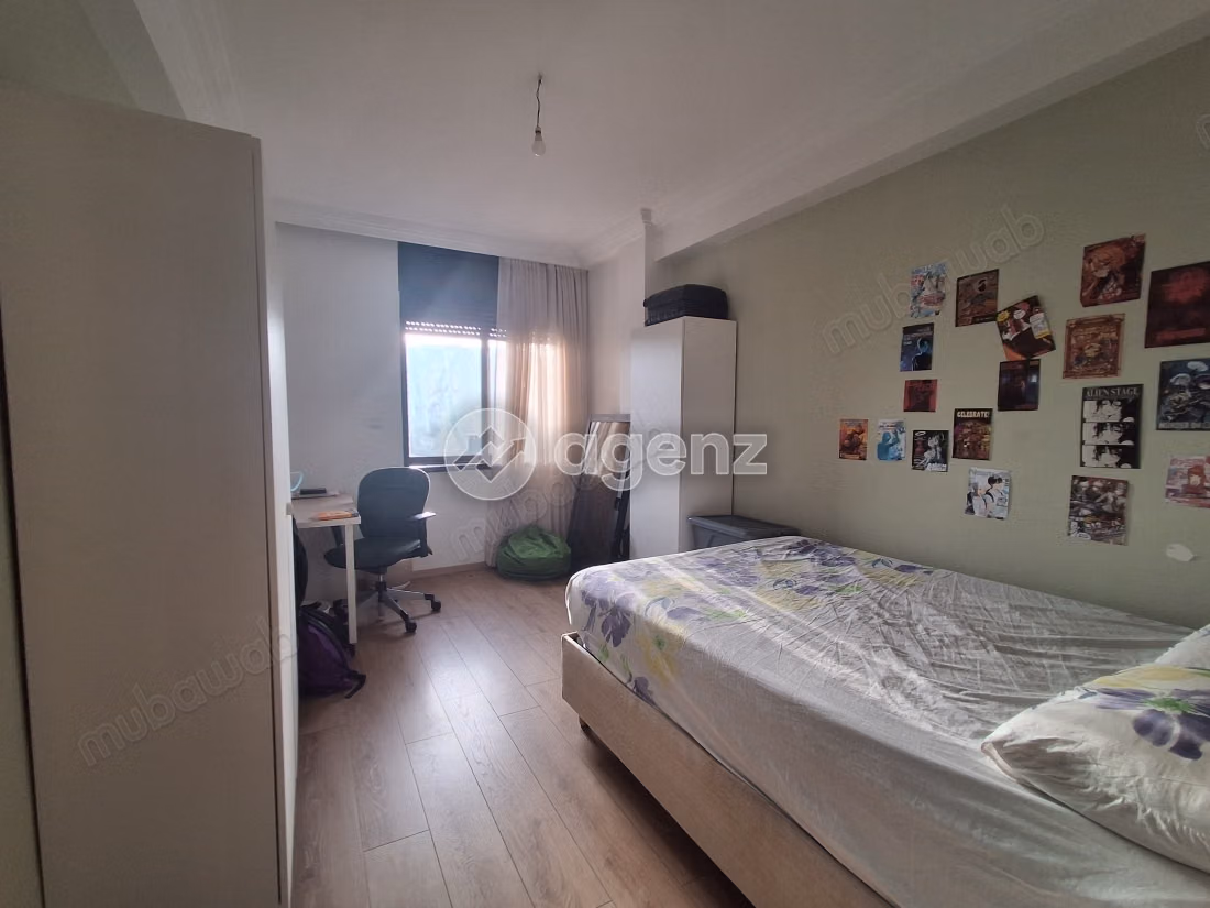 Appartement à vendre 188 m², 4 chambres 
Les Hôpitaux 
Casablanca — 6