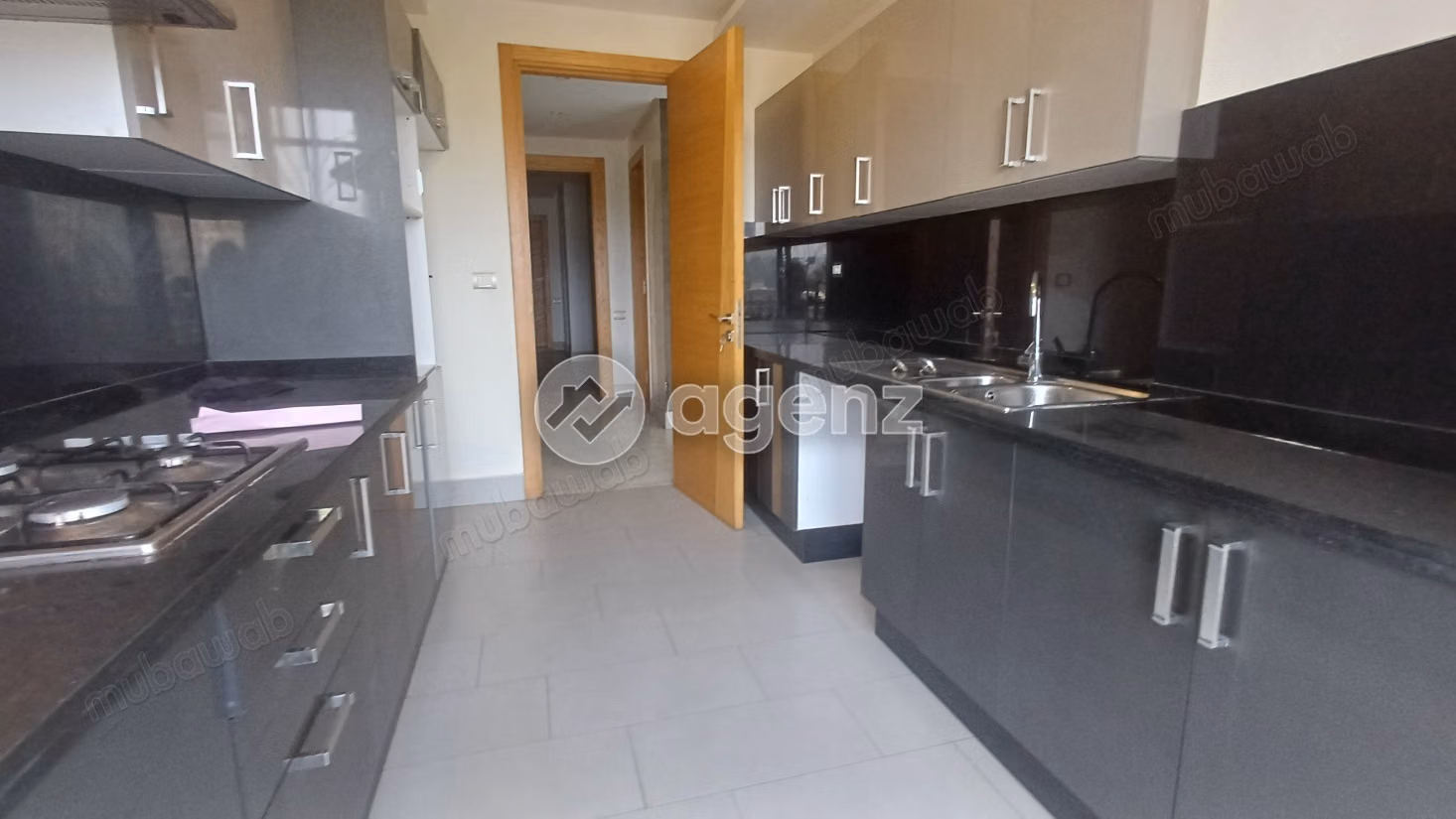 Appartement à vendre 105 m², 4 chambres 
Oasis Casablanca — 3