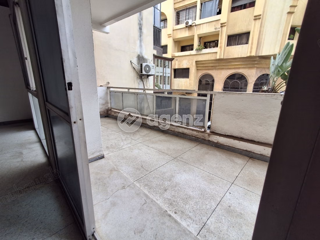 Appartement à vendre 200 m², 3 chambres 
Alsace Lorraine 
Casablanca — 4
