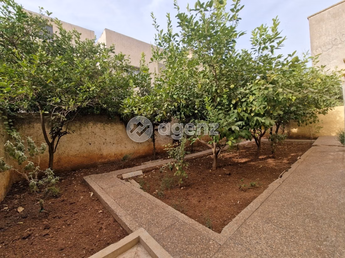 Villa en venta 340 m², 6 habitaciones Hay Badr Fès