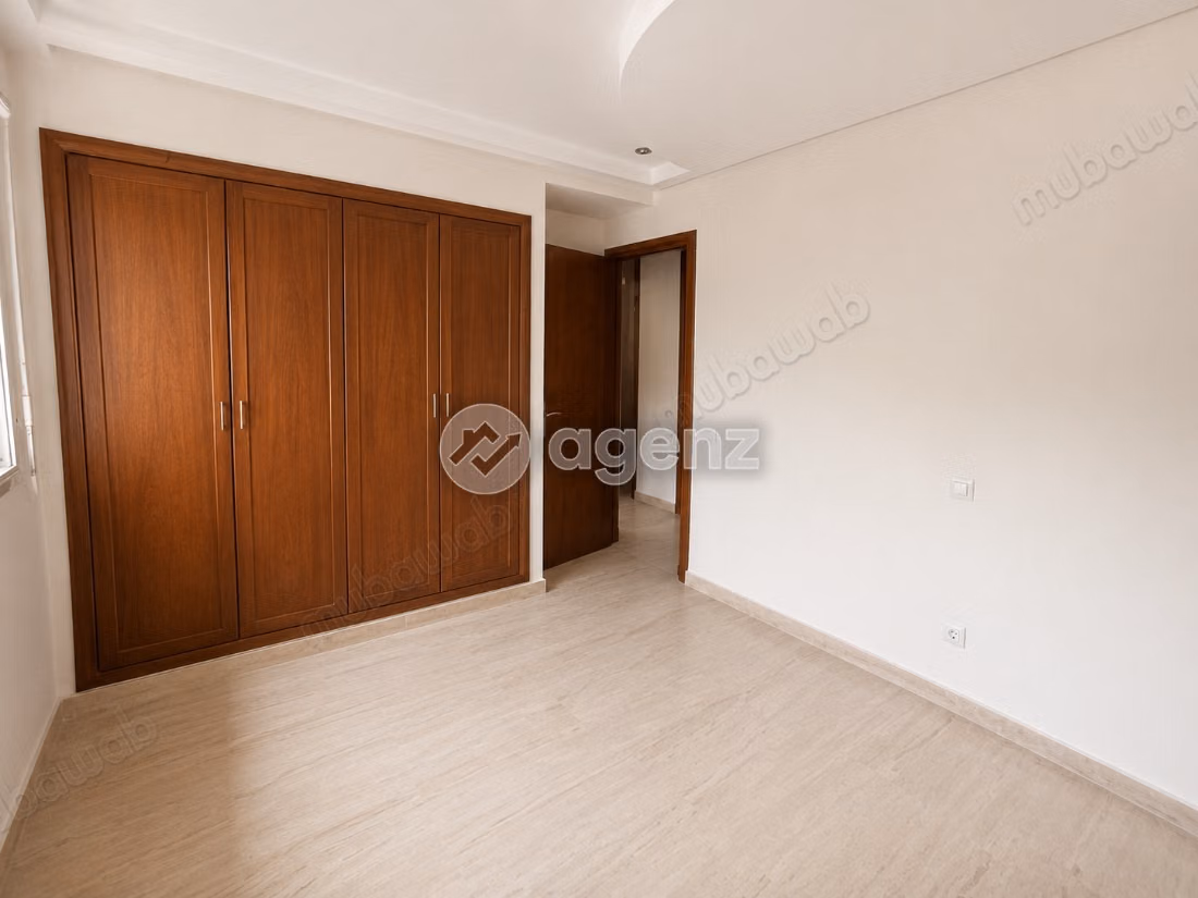 Appartement à vendre 140 m², 3 chambres 
Burger Casablanca — 3