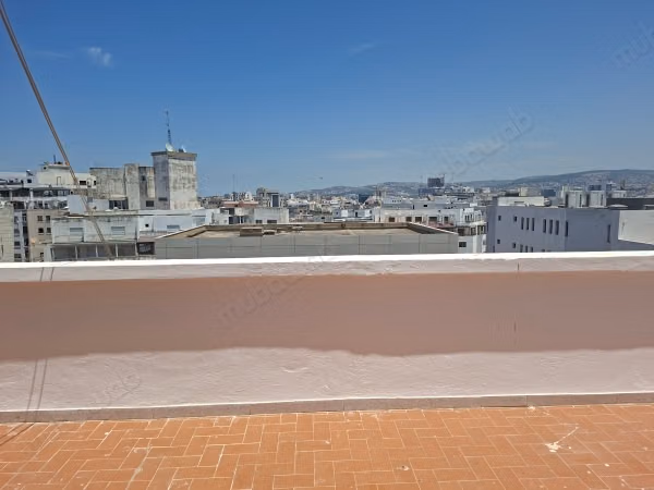 Bel apartamento a la venta con terraza. Barrio administrativo