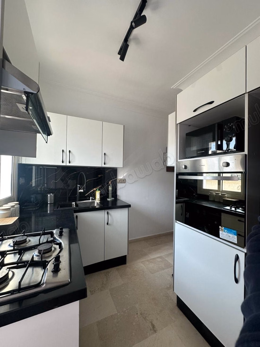 Apartamento en alquiler en Les Hôpitaux. 4 habitaciones grandes. Bien amueblado