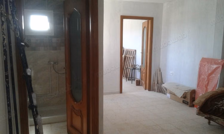 For sale apartment in Jaafar. Surface of 75 m². Reinforced door