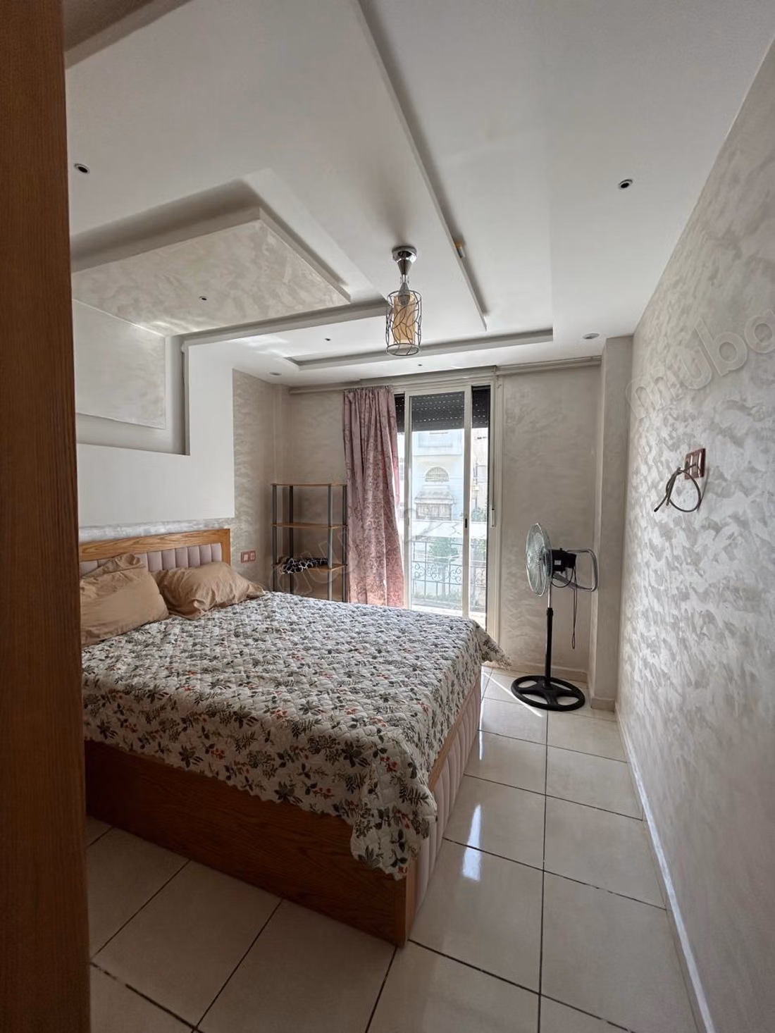  appartementen te huur in de provincie. 2 prachtige kamers. Satellietschotel en beveiliging.