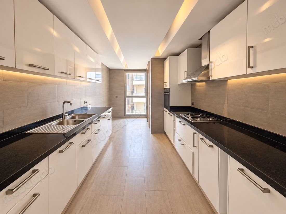 Appartement 200 m² f Ain Diab — 11