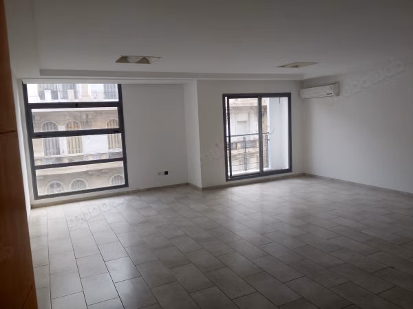 Piattaforma nuova con ascensore e garage