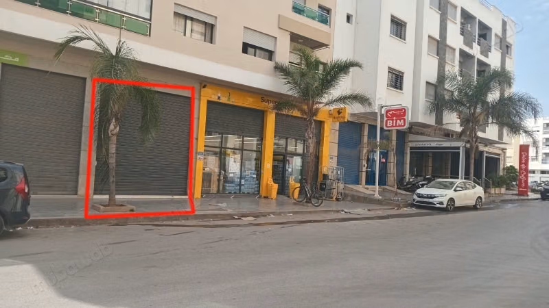 Store for rent in Hay Essalam / El Oulfa Casa